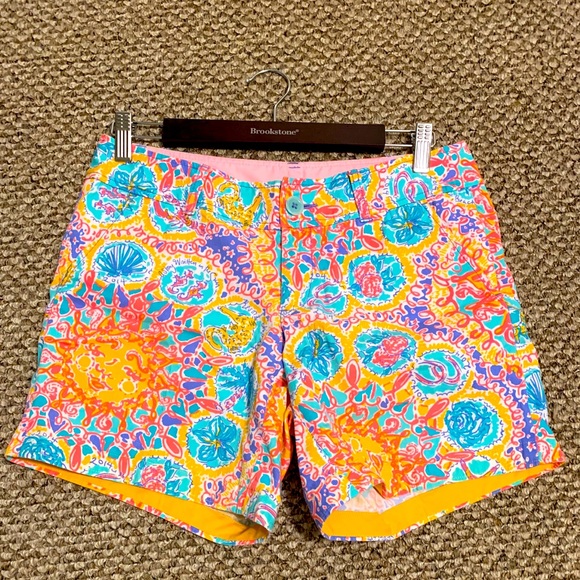 Lilly Pulitzer Holy Grail print - Picture 1 of 3